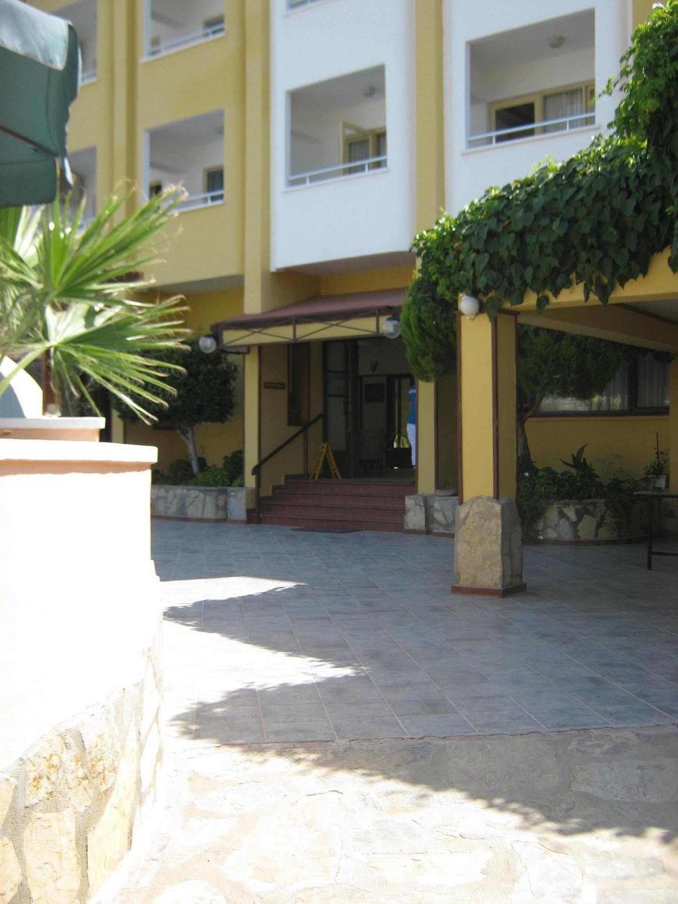 Oya Apartments Kusadasi Bagian luar foto